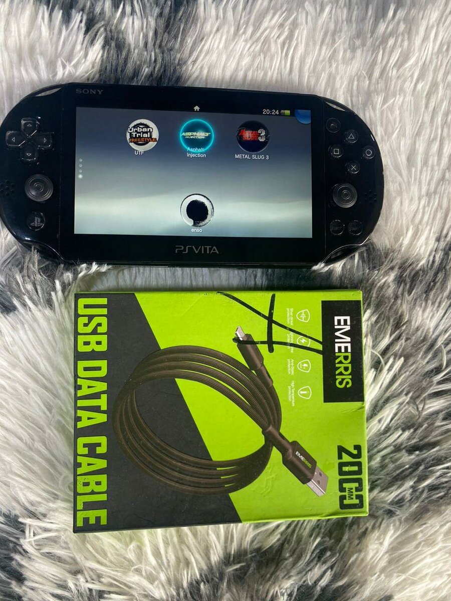 Ps vita slim+ 15 jeux