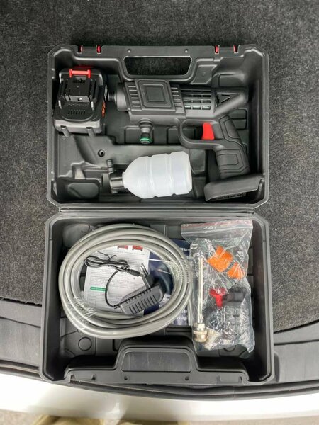 Portable high pressure rechargeable car washer