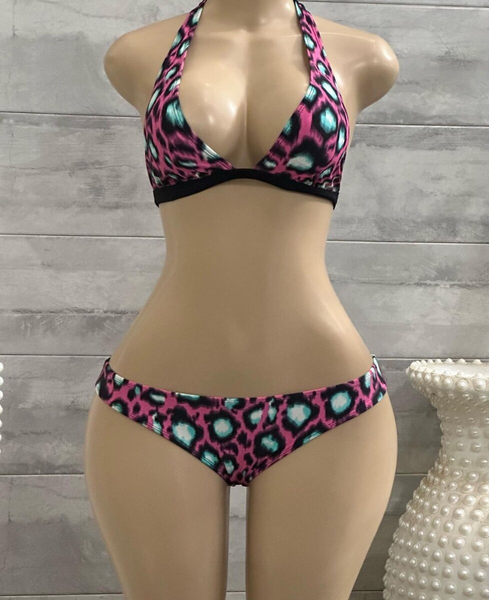 Two-piece swimsuit (thrift)