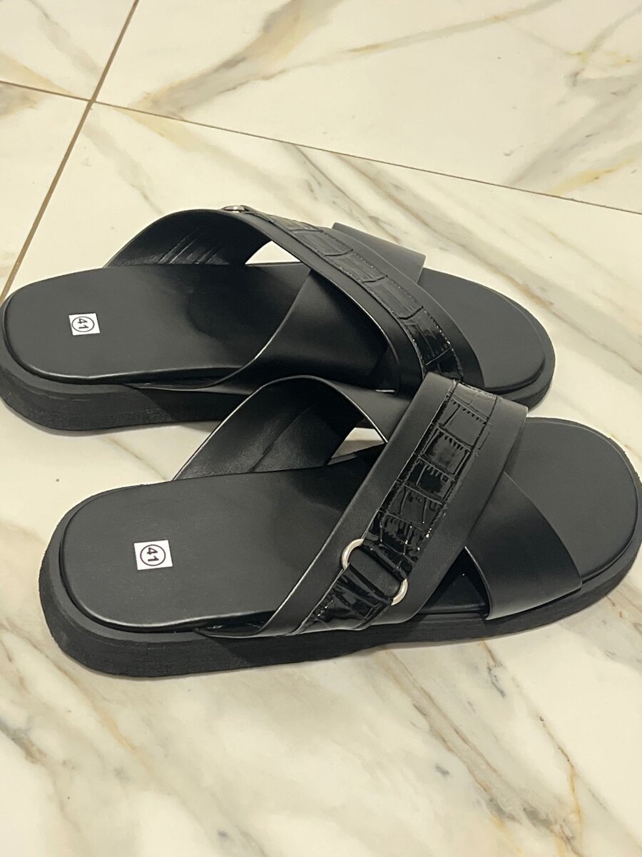 Sandales noires élégantes