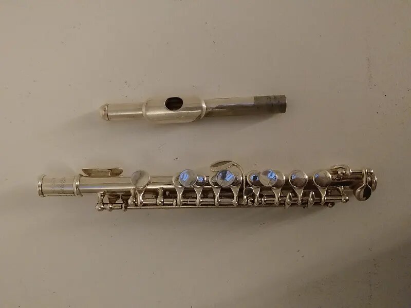 Piccolo flute in d silver coated