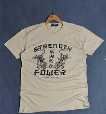 Prettylittlething t shirt size : ML