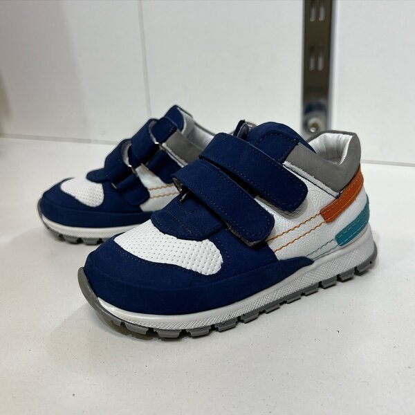 Кроссовки детские