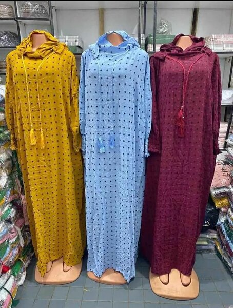 Abayas colorées à pois