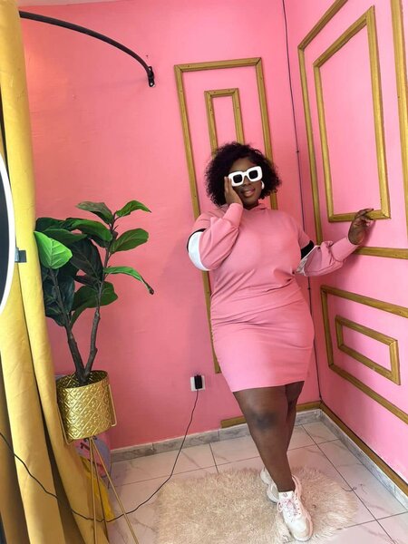 Robe courte rose à manches longues pour femmes