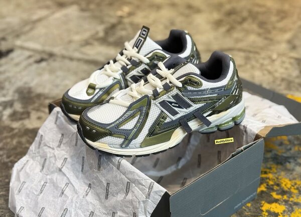 New Balance 1906A