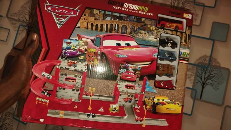 Circuit de Course Cars 2