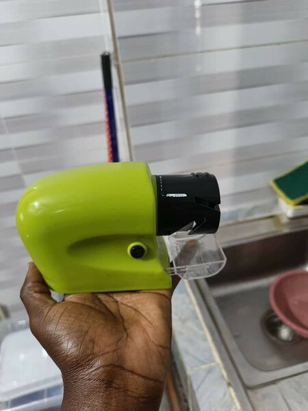 Aiguiseur électrique vert