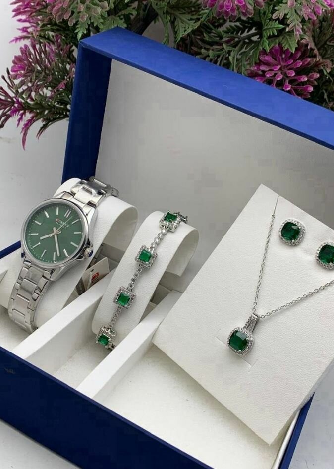 Ladies watch with bracelet and earring