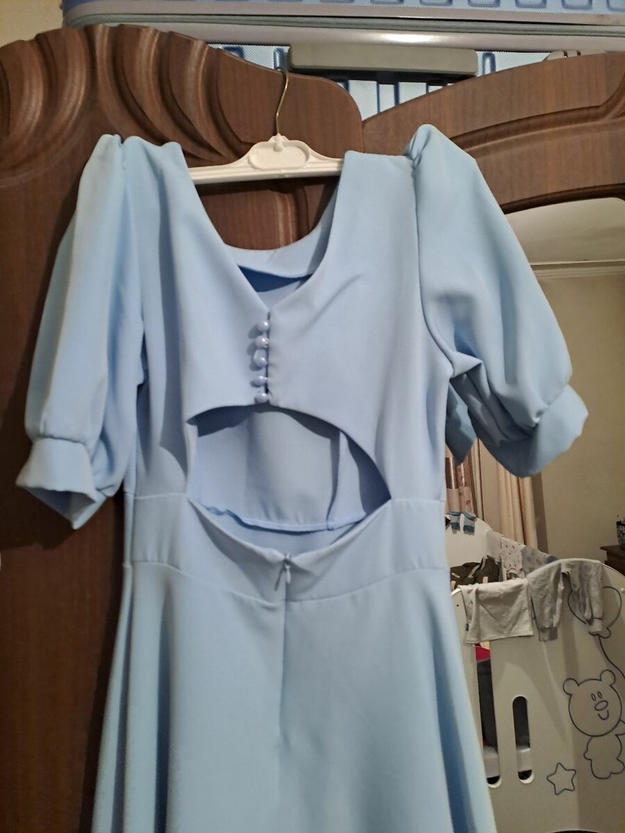 Женское вечернее платье,с открытой спинкой