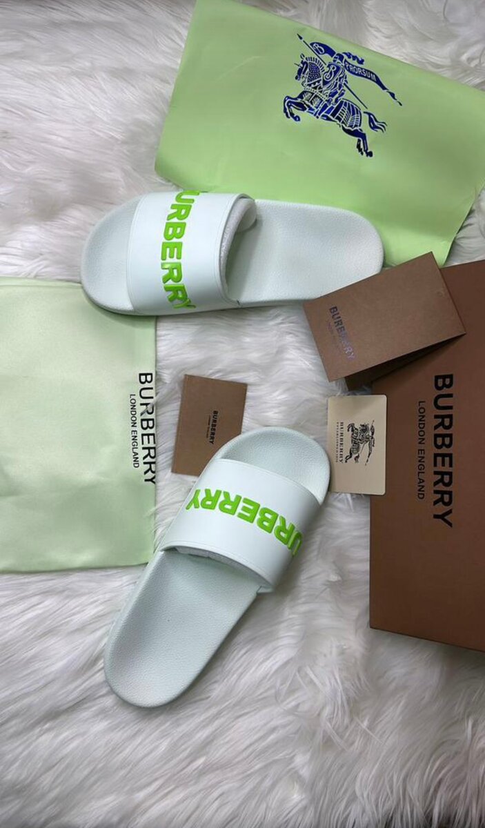 Sandales Burberry blanches