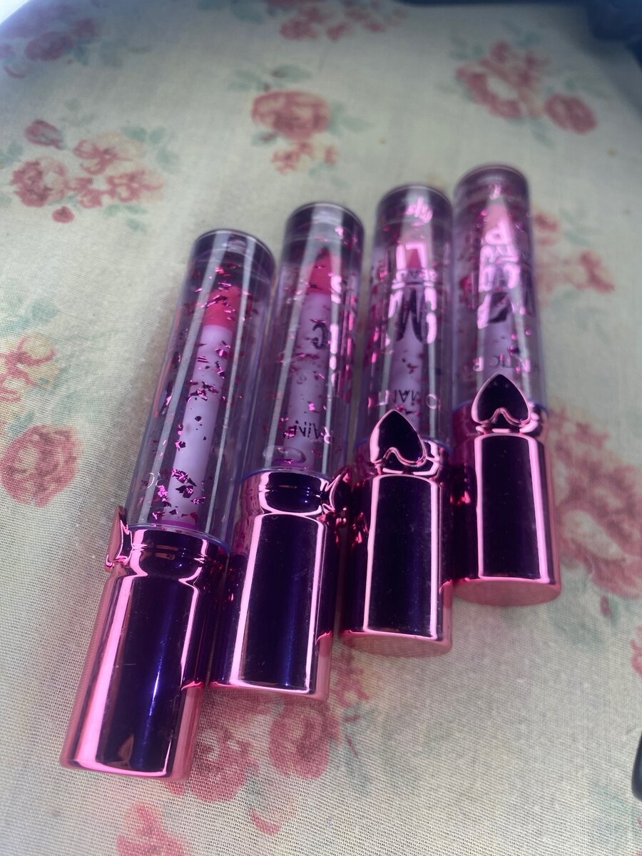 Color changing gloss