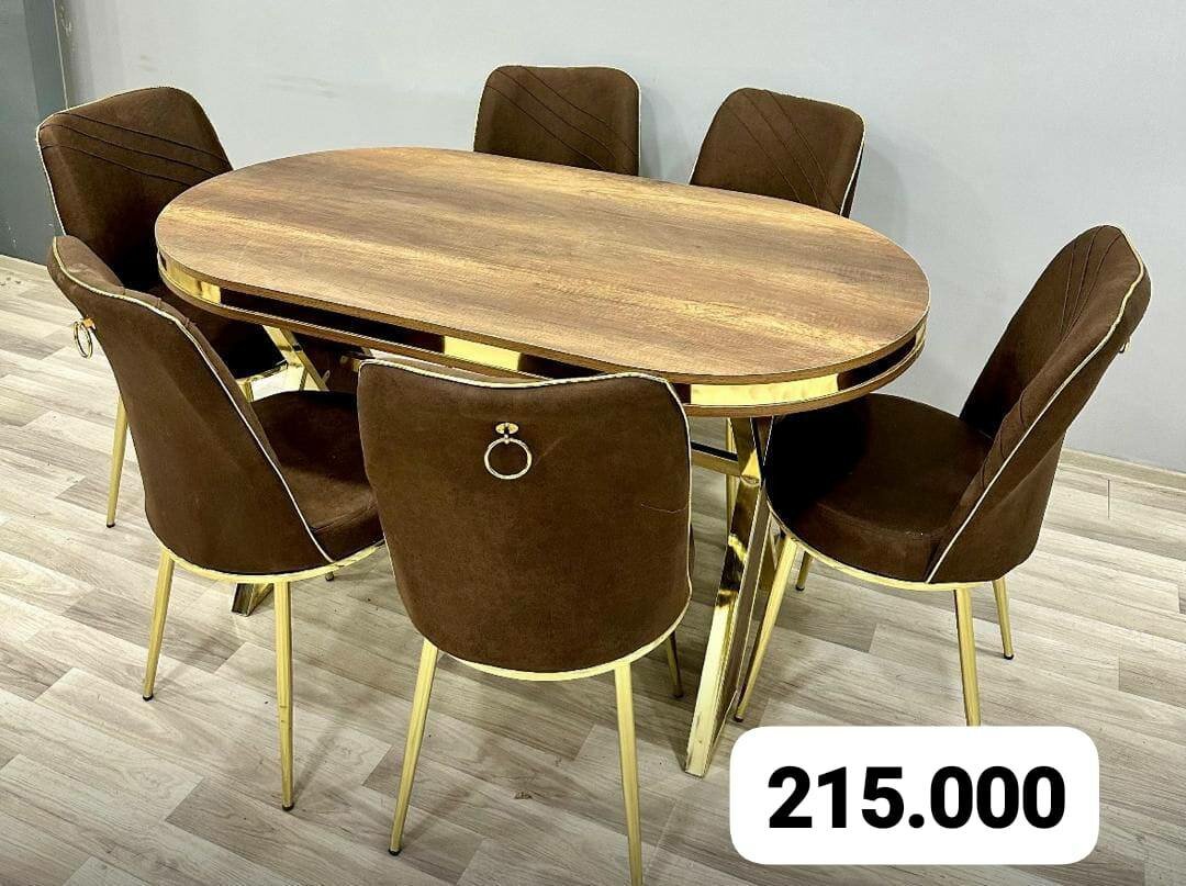 Ensemble Table et Chaises Élégant