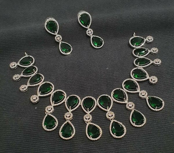 Ladies wedding set Necklace and earrings