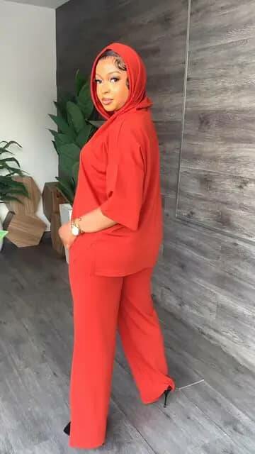 Women's 2-piece suit, trousers and a hooded sweatshirt