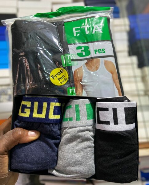 Lot de débardeur noir et boxer