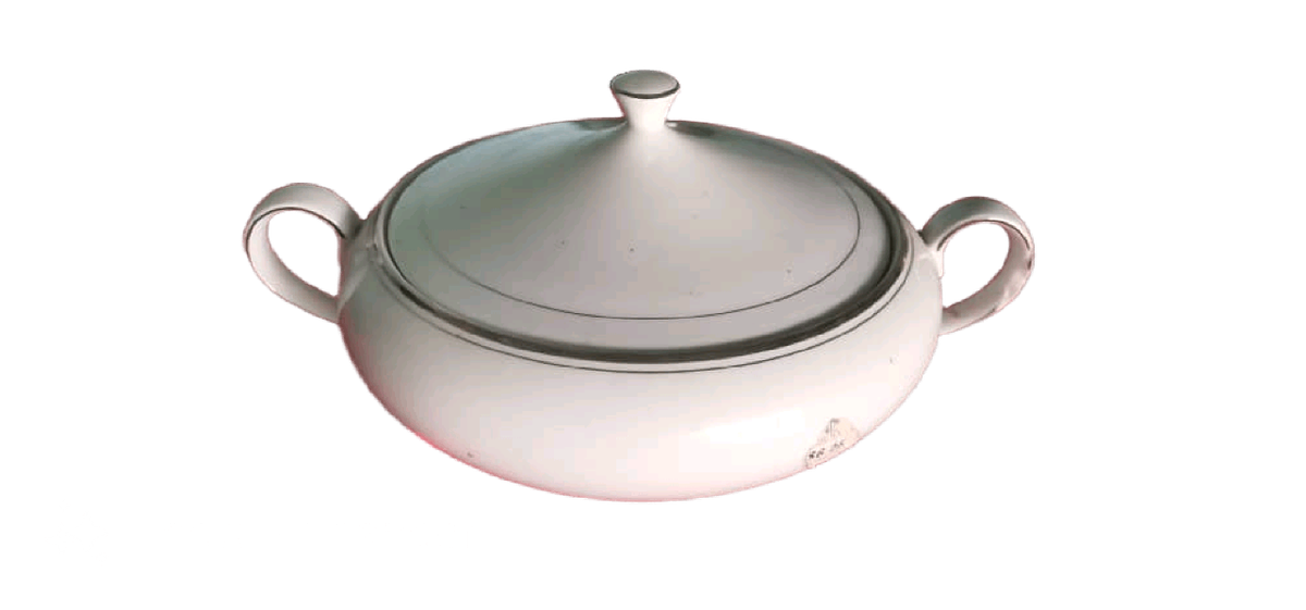 Soupière en porcelaine élégante