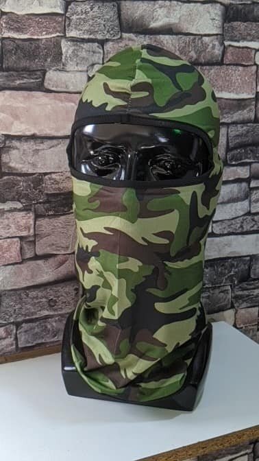 Masks (balaclava or ski masks)