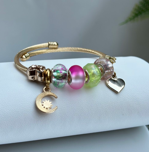 Charm bracelet