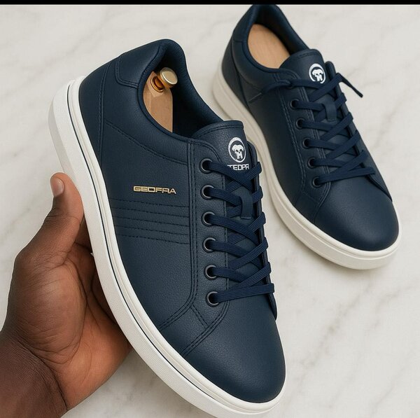 PAIRE DE TENNIS