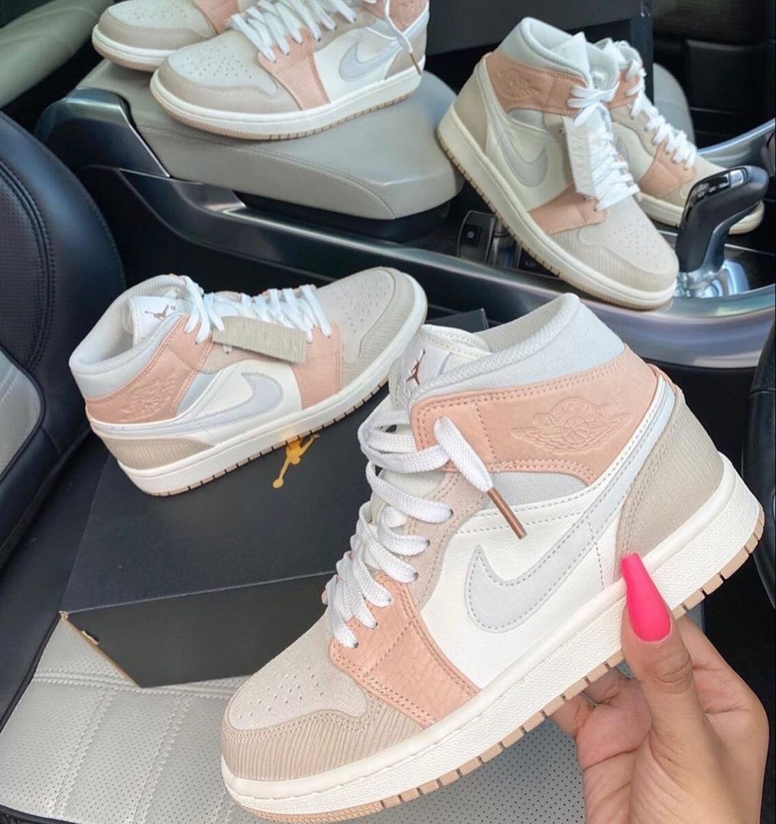 Chaussure  Nike , converse