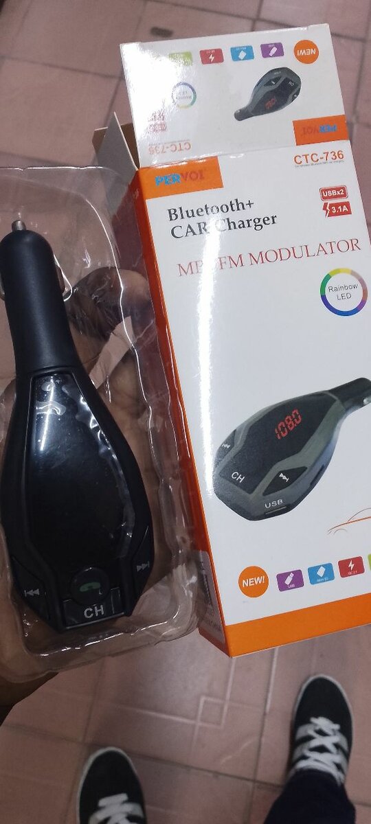 Modulateur FM Bluetooth avec Chargeur Voiture