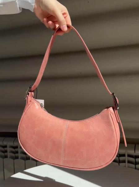 Вместительные сумки багеты от PULL&BEAR розовая