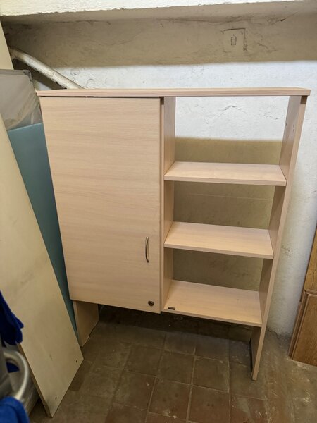 Подвесной шкаф