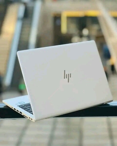 HP elitebook 830 H5
