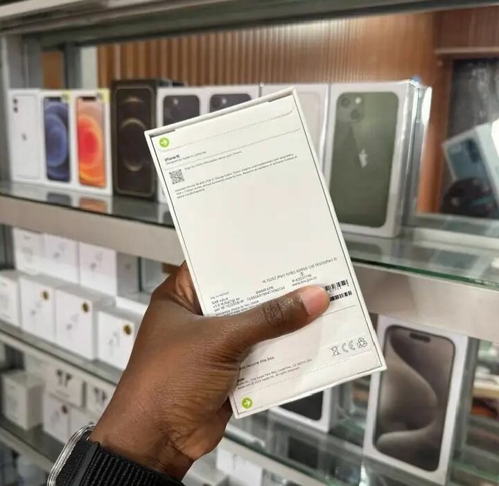 iPhone 16simple Bleu