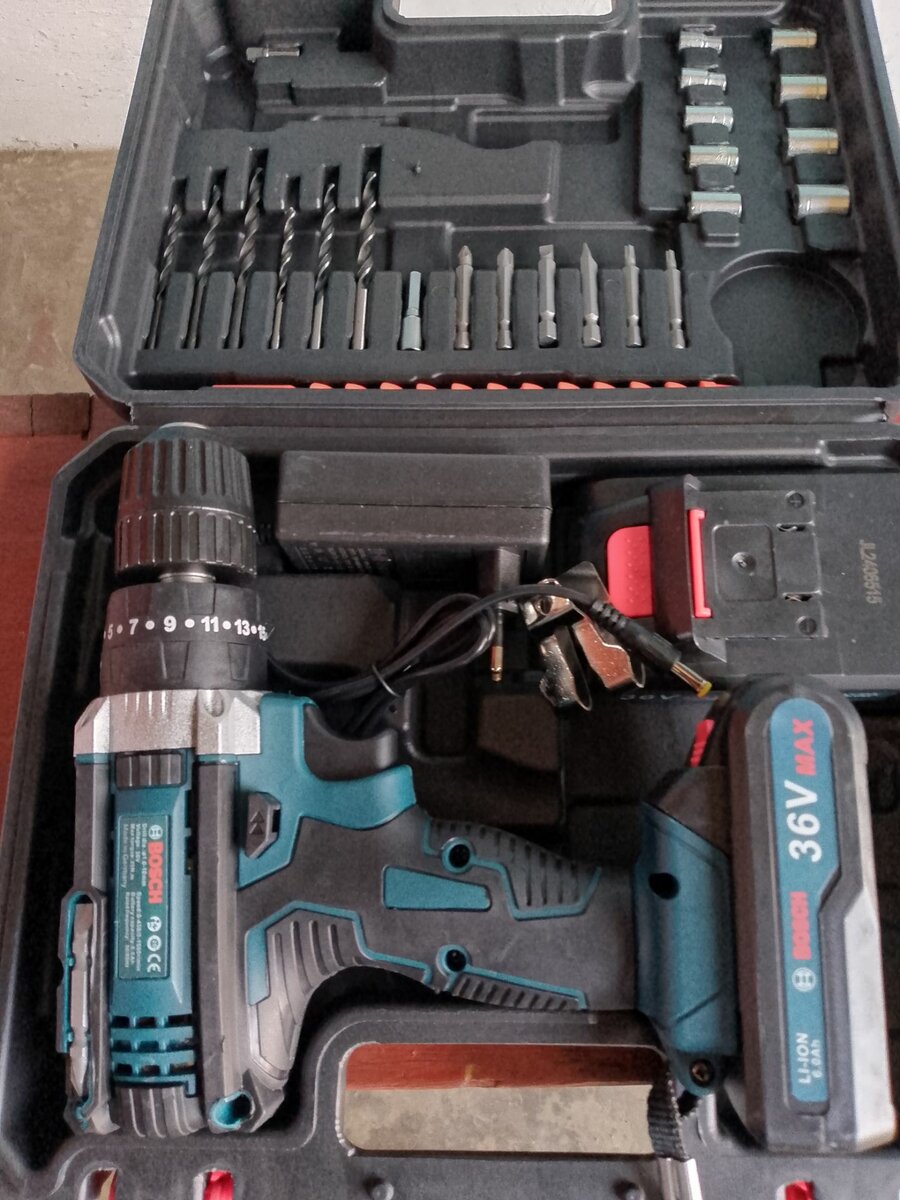 36V Bosch Cordless drilling machine with 2batteries and acce
