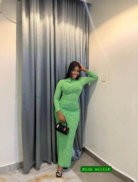 Robe verte élégante femme