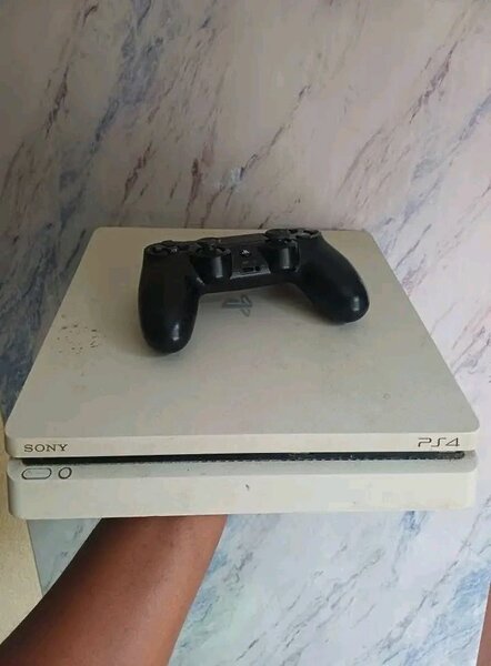 Sony PS4 Slim Console