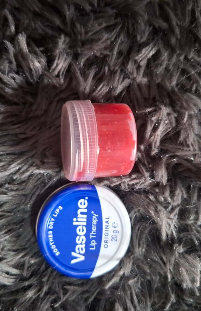 Vaseline + Lèvres roses