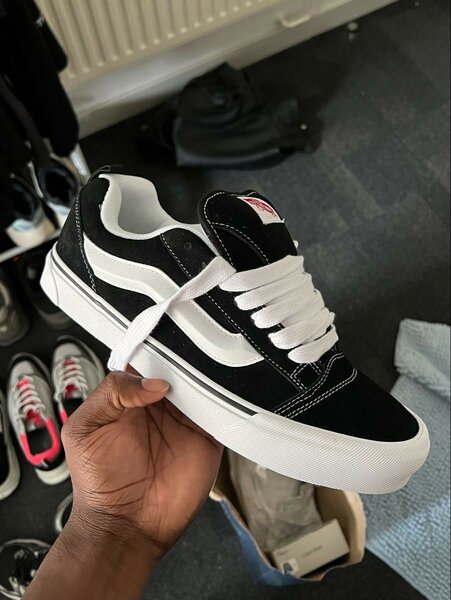 Vans KNUD school
