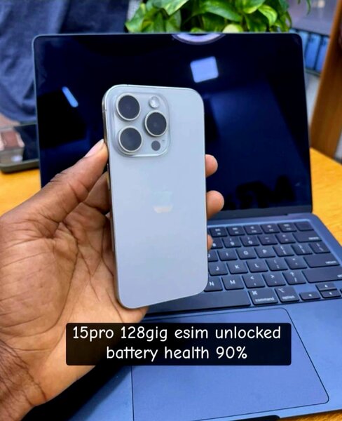 IPhone 15 esim