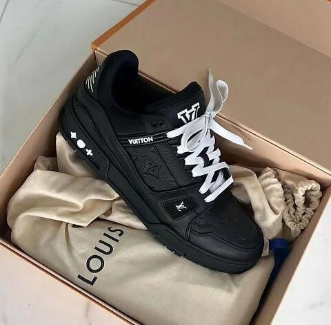 LOUIS VITTON ALL BLACK