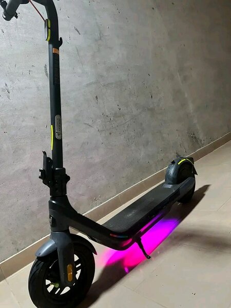 Trottinette Électrique Lumineuse