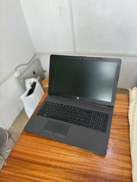 Hp Laptop Dual Core 4gb de ram / 500gigas disque dur