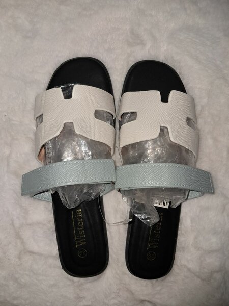 Sandales colorées en cuir