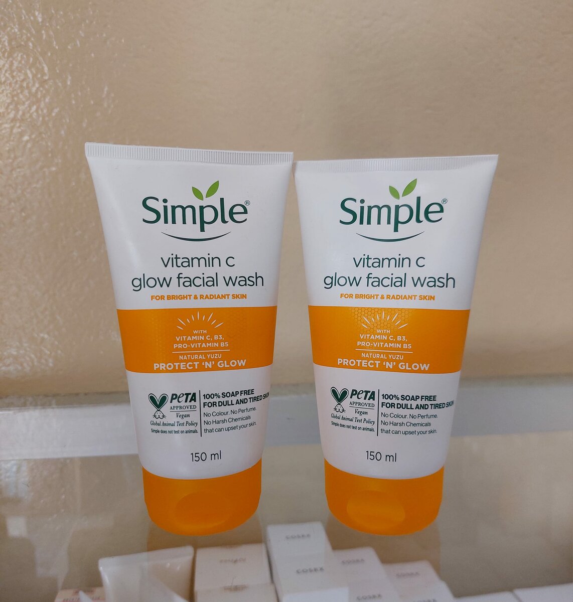 Simple vitamin C glow facial wash