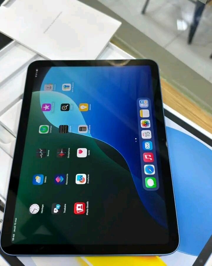 Tablette Apple Performante Bleue