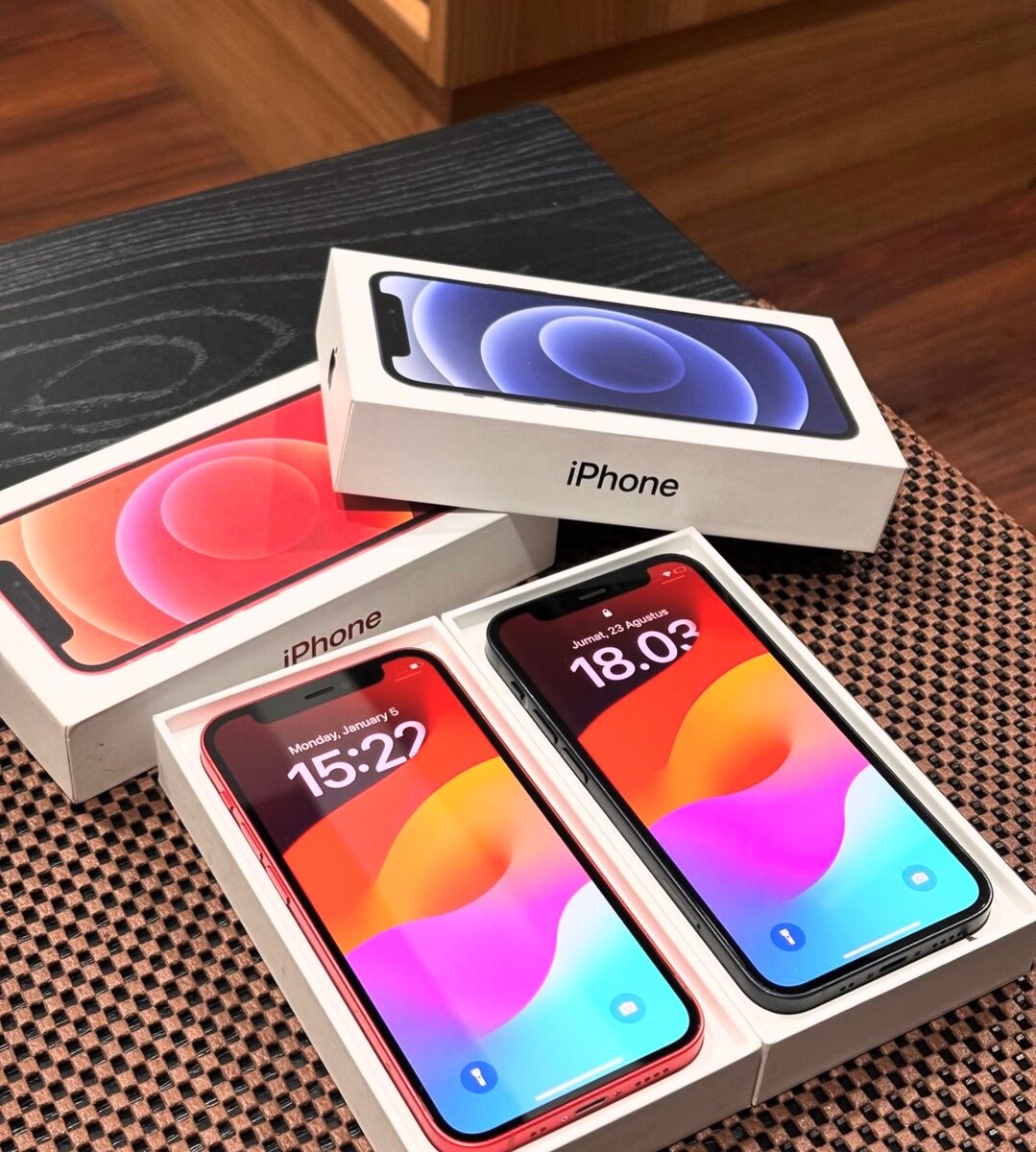 iPhone 12 128gig in box