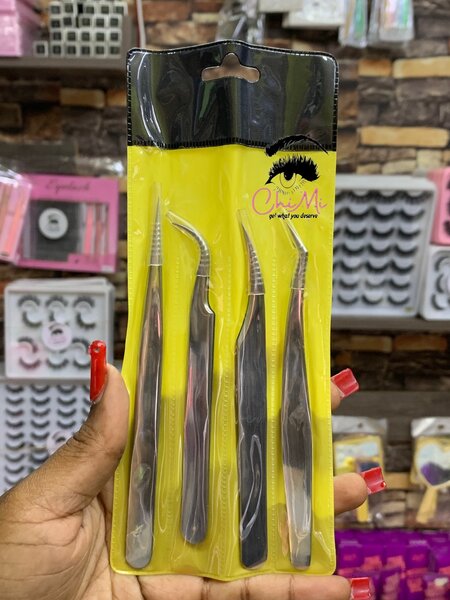 Lash tweezers set