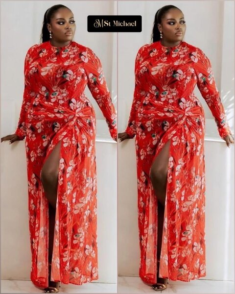Robe florale rouge élégante