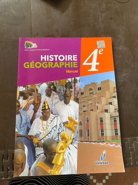 Manuel scolaire pour la 4e