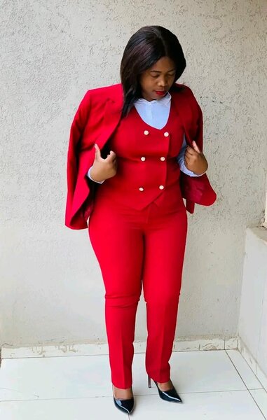 Three-piece suit for women, red