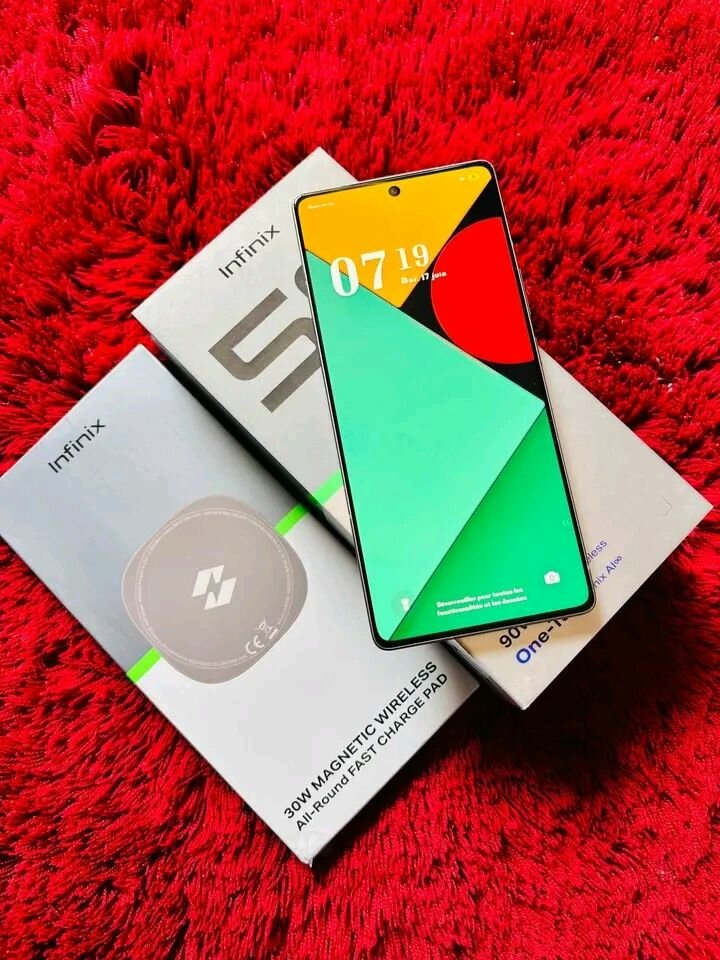 Infinix Smartphone avec Chargeur