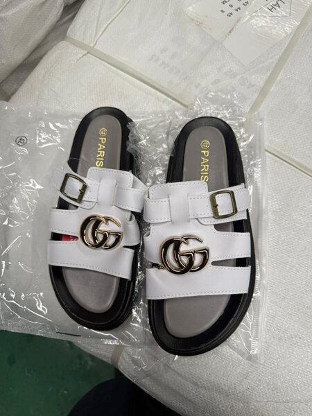 Sandales de marque élégantes