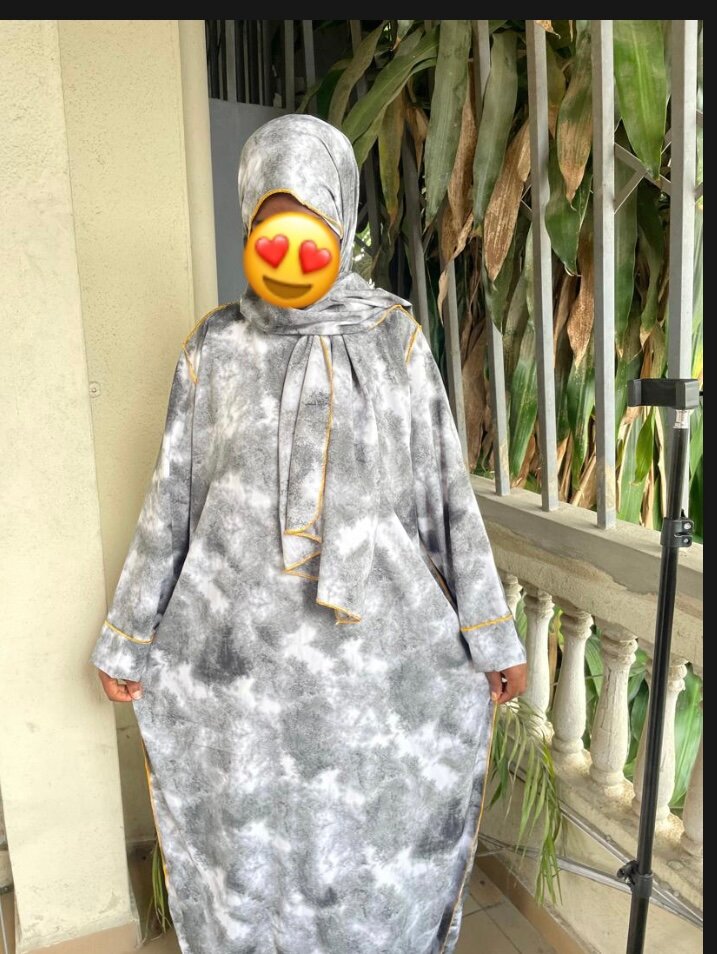 Abaya en Soie Élégante